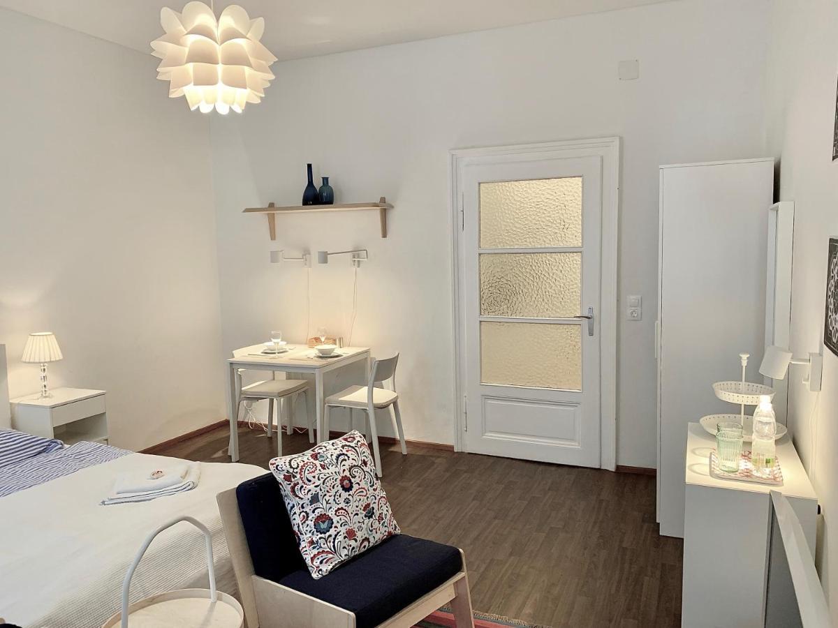 Farmer'S Market Apartments Wina Bagian luar foto